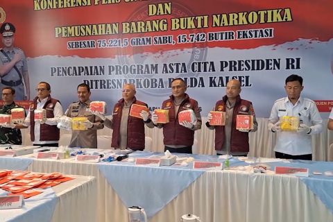 Polda Kalsel musnahkan 75,2 kilo sabu jaringan Fredy Pratama