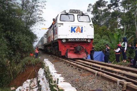 Perjalanan KA Cipatat-Sukabumi kembali normal usai gogosan di Cianjur