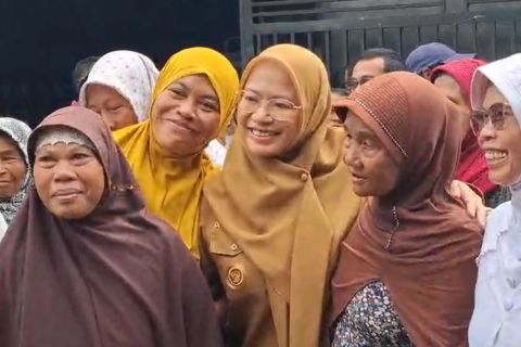 Semangat Kartini dorong Bupati perempuan pertama Banjarnegara berkarya