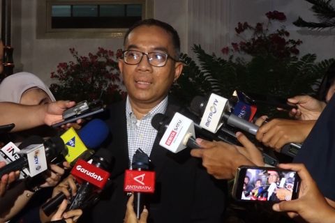 Mendiktisaintek: Instalasi PLTS 17 gigawatt dibangun tahun ini