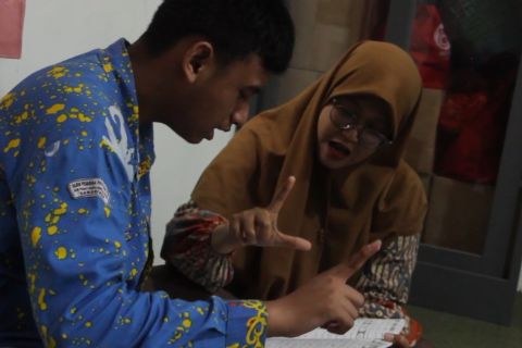 Semangat penyandang tunarungu belajar Al Quran dengan bahasa isyarat