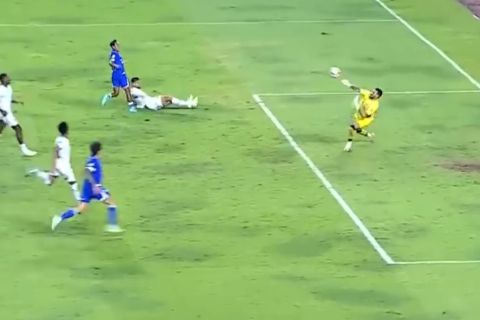 Persib ditahan Arema, jarak puncak klasemen Super League menipis