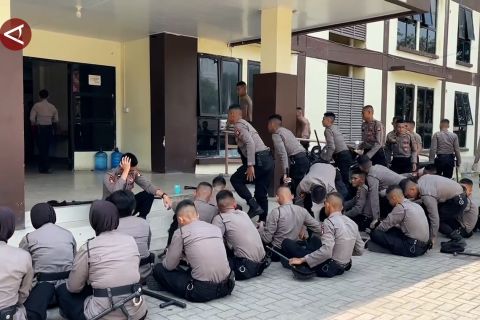 Polda Kepri tetapkan tersangka polisi aniaya rekan hingga tewas