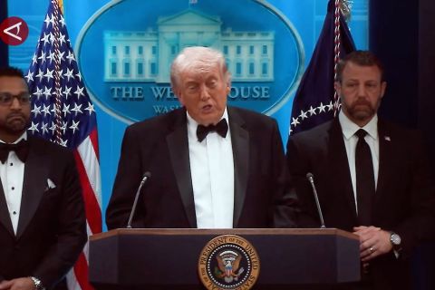 Trump sebut pelaku penembakan di White House sudah ditangkap