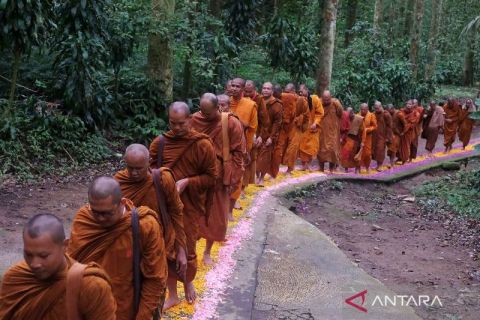 Sebanyak 57 Bhikkhu dari empat negara lakukan perjalanan spiritual untuk perdamaian