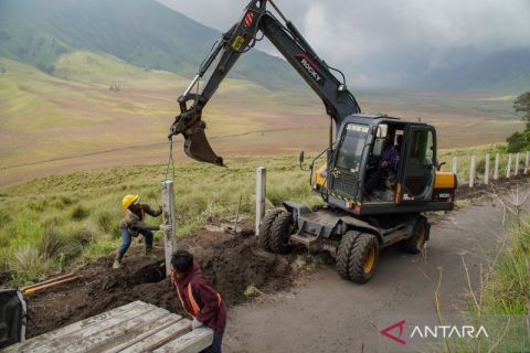 Wisatawan Bromo makin nyaman! Standarisasi Kaldera Tengger target tuntas Oktober