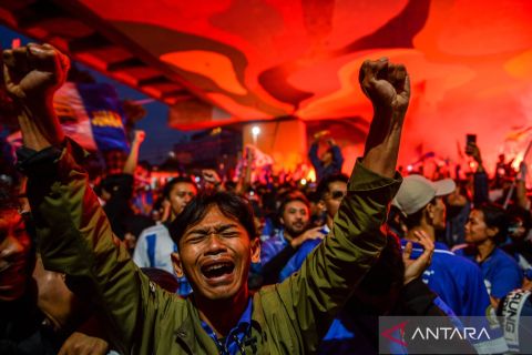 Luapan kegembiraan Bobotoh, rayakan Persib Bandung juara Indonesia Super League