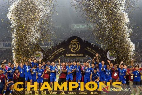 Cetak sejarah, Persib Bandung hattrick juara Super League