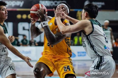Kesatria Bengawan Solo menang tipis atas Bogor Hornbills 82-81
