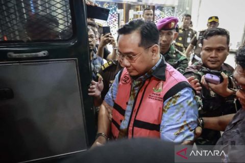 Kejagung tahan mantan anggota Ombudsman Yeka Hendra Fatika