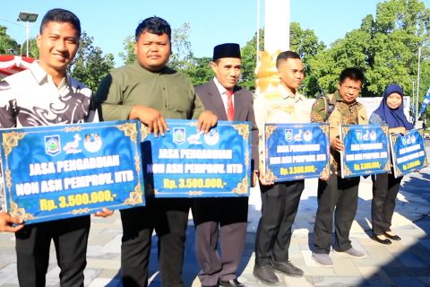 394 eks pegawai non-ASN NTB terima tali asih di Harkitnas