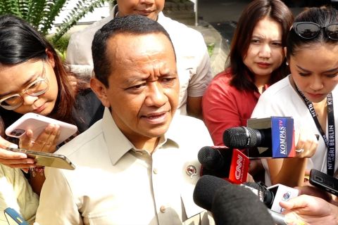 Menteri Bahlil tepis isu kenaikan tarif listrik dan BBM subsidi