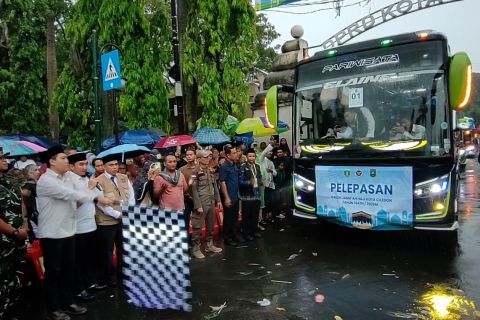 Wali Kota Cilegon lepas keberangkatan calon jamaah haji kloter 11