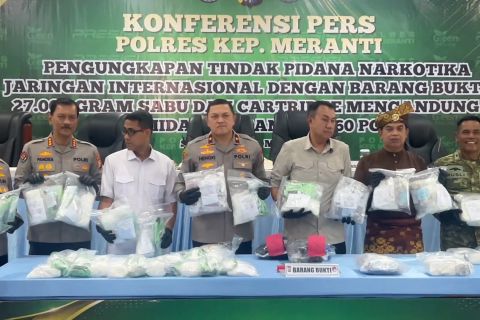 Polisi gagalkan penyelundupan 27 kg sabu & etomidate di perairan Riau