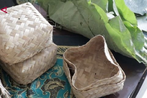 Pemkot Solo imbau warga gunakan bungkus daging kurban ramah lingkungan