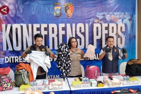 Polda Kepri sita ratusan barang bekas selundupan dari Singapura
