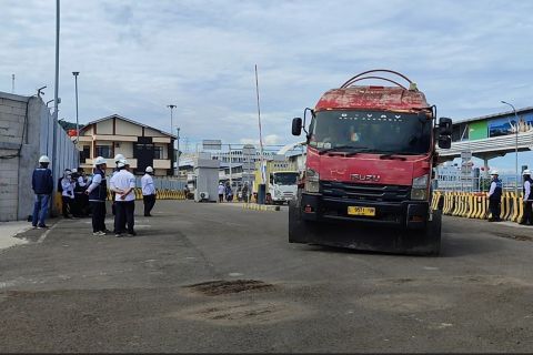ASDP terapkan sistem satu pintu bagi kendaraan di Pelabuhan Merak