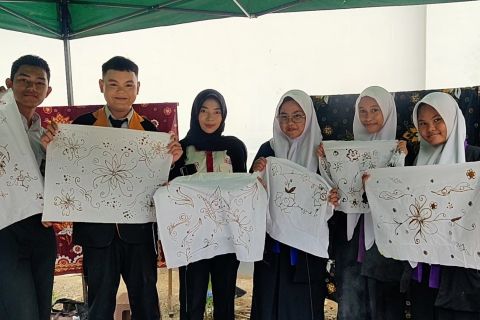 Wali Kota Cilegon nilai membatik latih kreativitas & kemandirian siswa
