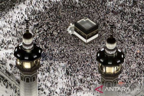 Jamaah haji dari berbagai negara padati Masjidil Haram untuk melaksanakan tawaf
