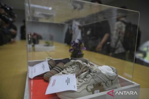 Ini penampakan sejumlah barang rampasan dari kasus korupsi yang akan dilelang KPK