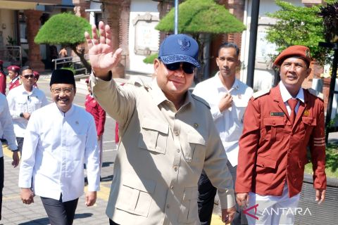 Presiden Prabowo kunjungi  Sekolah Rakyat Menengah Pertama  17 di Tabanan Bali