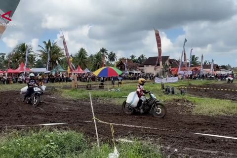 Balap ojek gabah meriahkan HUT Bhayangkara di Banyuwangi