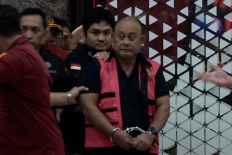 Eks Kepala dan Wakil BGN jadi tersangka dugaan korupsi MBG