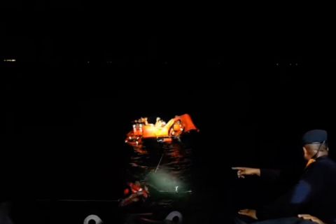 Kurang dari 24 jam, KSOP Batam berhasil selamatkan ABK kapal karam