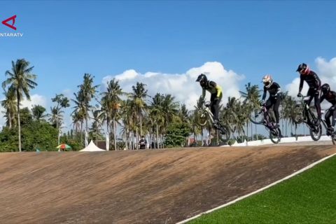 Pembalap Indonesia dominasi Banyuwangi BMX Supercross 2026