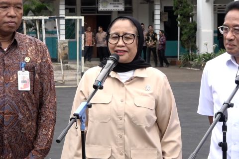 Prabowo tunjuk Nanik jadi Kepala BGN gantikan Dadan Hindayana