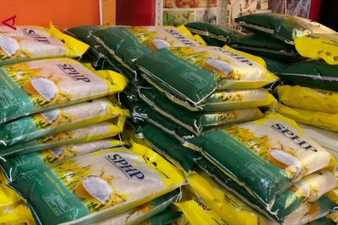 Bulog Batam perluas distribusi beras lewat mitra BUMN dan KMP
