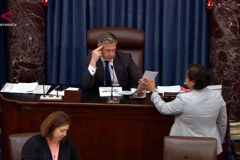 Senat AS setujui pembatasan aksi militer Trump di Iran