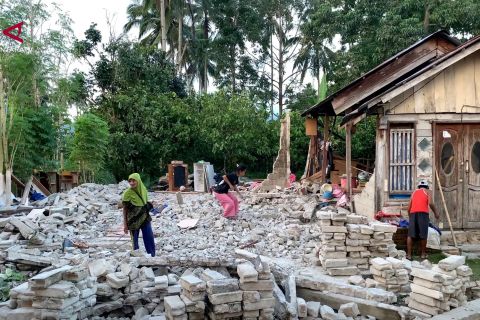 Sigi waspadai kubangan air pascagempa di hulu sungai