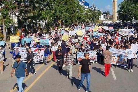 Ratusan warga Batam gelar pawai dukung keberlanjutan MBG