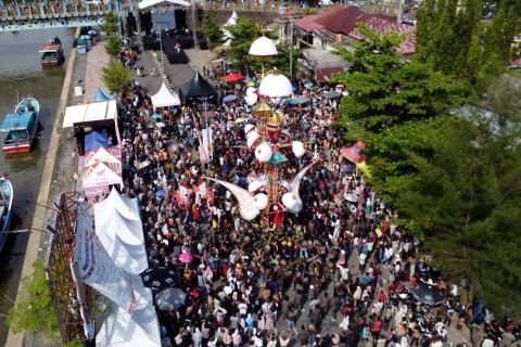 Wamenbud sebut tradisi Tabuik jadi simbol budaya Pariaman