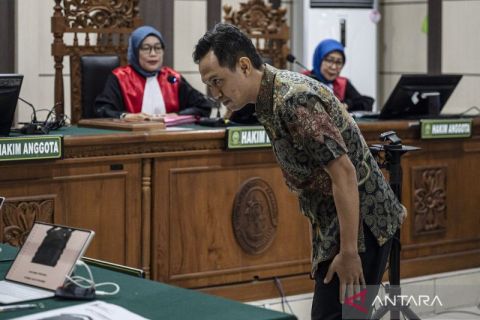 Sidang perdana kasus korupsi Bupati Cilacap