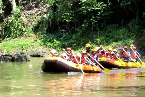 FAJI Jember kampanyekan peduli lingkungan melalui arung jeram
