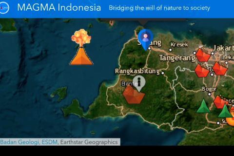 Gunung Anak Krakatau siaga, radius bahaya 3 km dari pusat erupsi