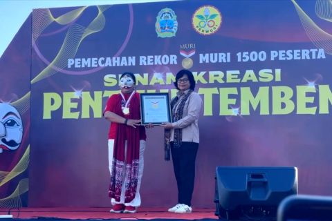 Gunungkidul pecahkan rekor MURI lewat Senam Kreasi Penthul Tembem