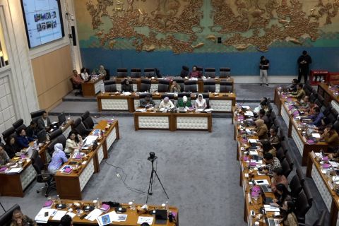 Kemenpar laporkan capaian wisata dan investasi kawasan otorita ke DPR