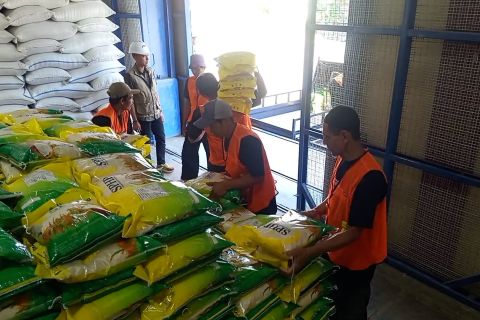 Lampaui target penyaluran, Bulog Madiun pastikan stok beras SPHP aman