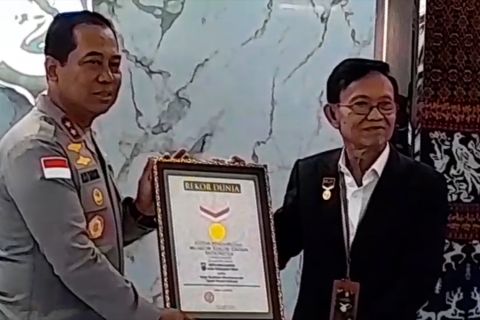 Polda NTT raih dua rekor MURI lewat terapi kesehatan mental