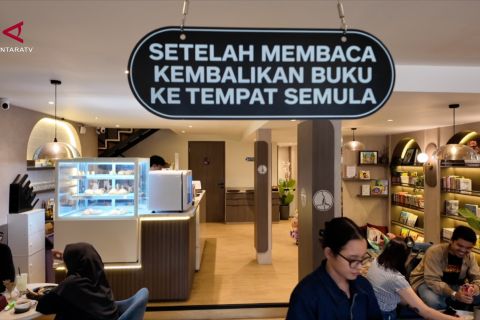 Dari kecintaan pada buku, lahir ruang baca di tengah Jakarta