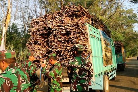 Dukung swasembada pangan, petani garap lahan tidur di Lanud Iswahyudi