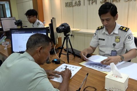 Imigrasi Jayapura terbitkan 2.032 paspor, PNBP tembus Rp3,28 miliar