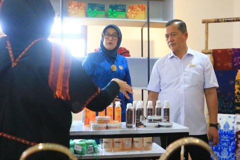 Bale Kita pasarkan produk unggulan UMKM NTB dengan nuansa kedaerahan