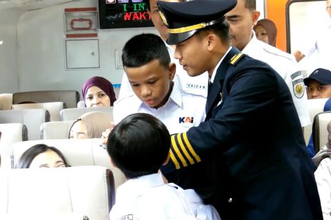 Daop 6 Yogyakarta ajak anak-anak rasakan serunya jadi petugas stasiun