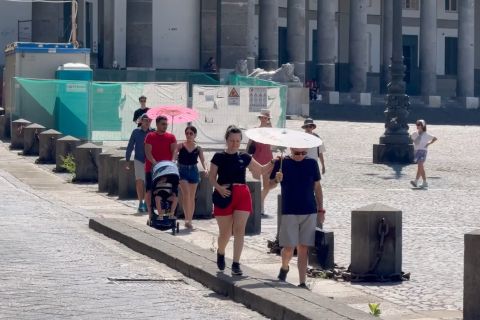 Italia Selatan dilanda gelombang panas, warga cari cara hindari terik