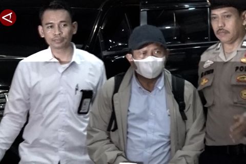 Bupati Lombok Barat tiba di KPK usai diamankan terkait dugaan korupsi