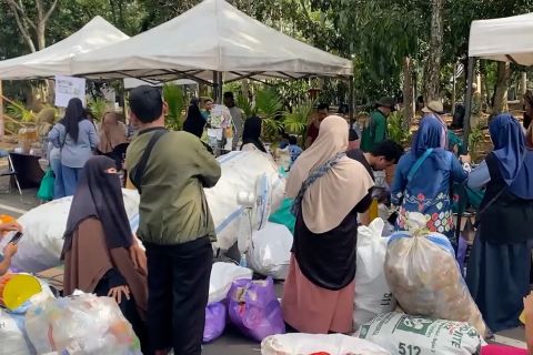 Warga Kalsel antusias ikuti program tukar sampah jadi sembako